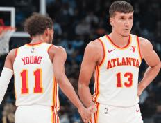 PG游戏官网登录入口-浙江队完胜四川队，拉文统治全场