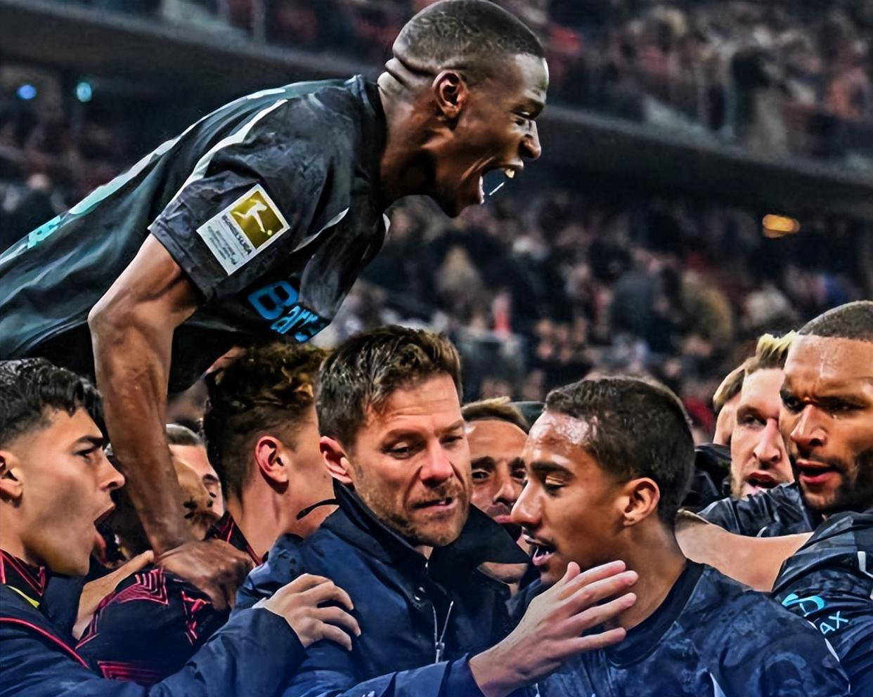 PG电子官网入口-惊险的足球对决引发豪门之间争夺