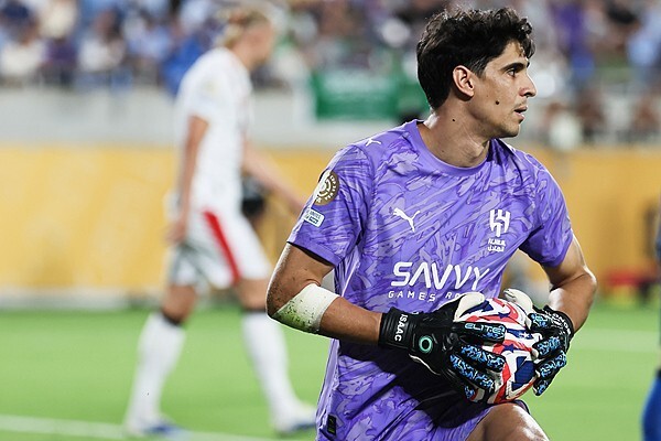 PG平台-英格兰门将凭超凡表现，帮助球队晋级欧国联半决赛